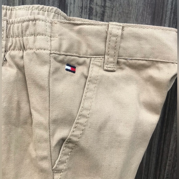 TOMMY HILFIGER BABY KHAKI SHORTS SIZE 24 MONTHS - Picture 4 of 4